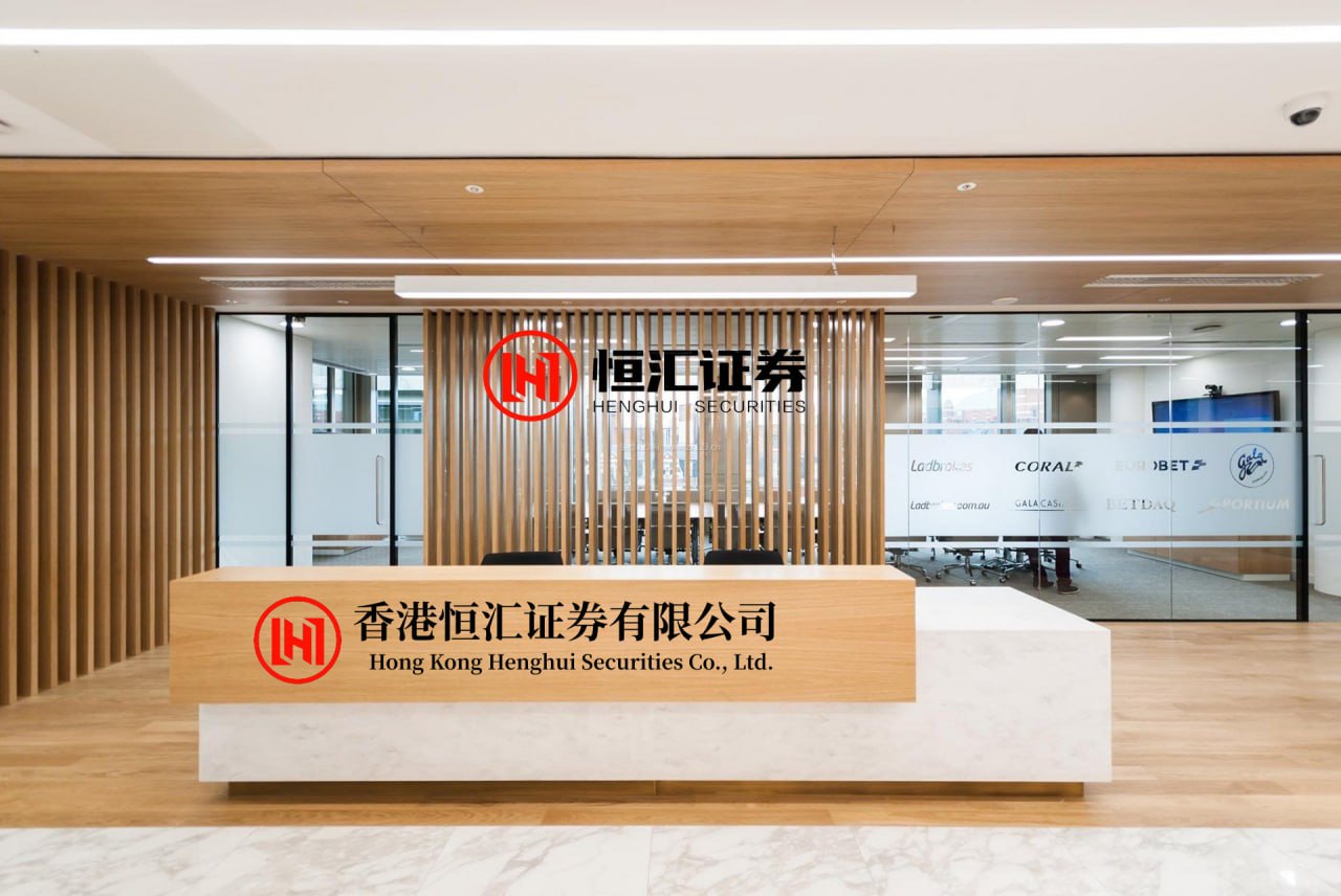 淘股神 老詹今晚的高光时刻：吼八村不防守，嚷裁判不给哨，两记扣篮非常精彩。